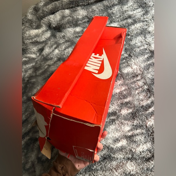 302: Nike Women Shox Gravity (Metallic Gold) Size: 7.5 (reg$150) - Picture 13 of 13